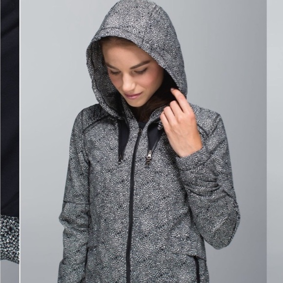 Lululemon Spring Forward Jacket Plush Petal Black Ghost / Black size 2 - Picture 2 of 10